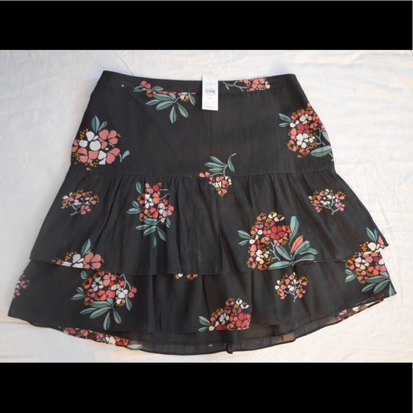 NWT Loft Flippy Skirt Coal Gray Hydrangea - Picture 4 of 6